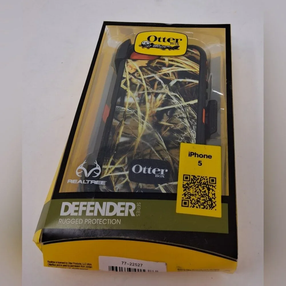 NIB Otter Box Defender Rugged Protection iPhone 5 Case Real Tree Camo Belt Clip
